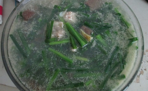 韭菜猪血汤的做法