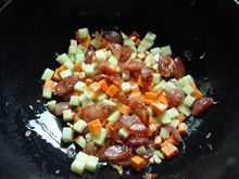 孕晚期食谱：腊肠土豆焖饭