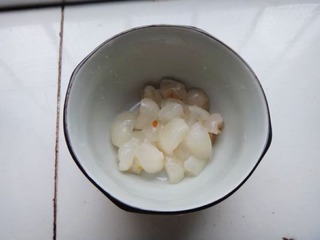 孕中期食谱：荔枝米荞粥