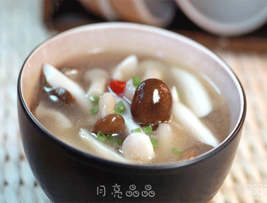 杂骨菌菇汤