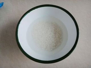 孕中期食谱：荔枝米荞粥