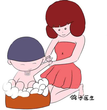 宝宝刚出生时小拳头握的紧紧就是好?妈妈们都错