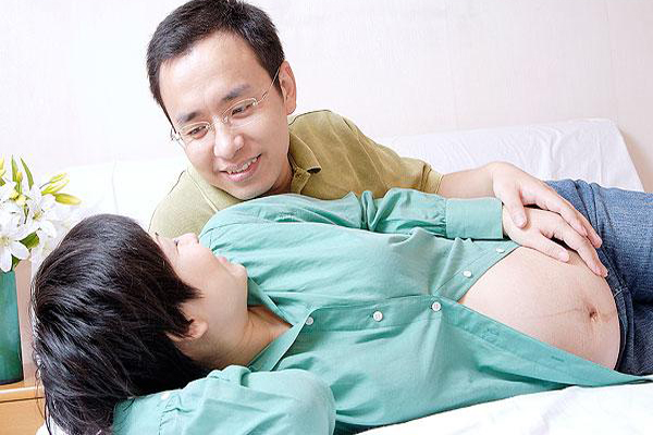 爸爸胎教令宝宝更聪明