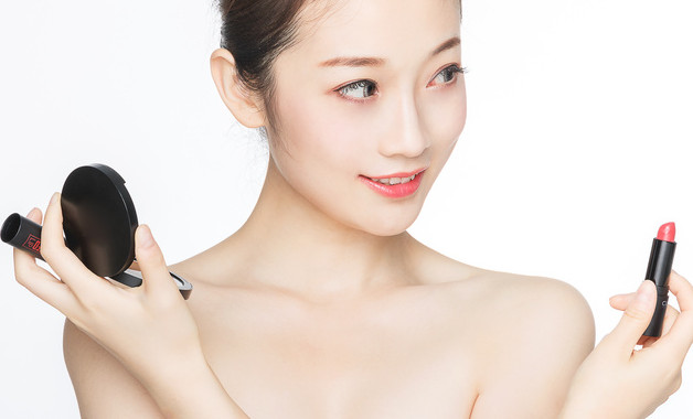 怎样化彩妆