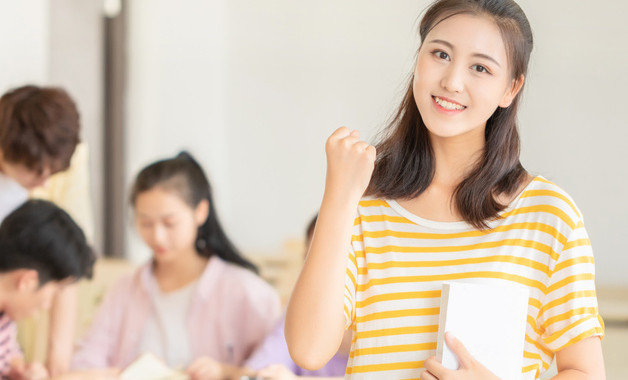 学生卸妆后护肤步骤
