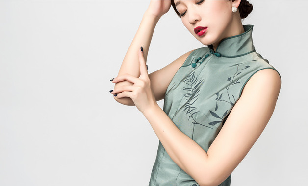 女长袖旗袍穿搭技巧