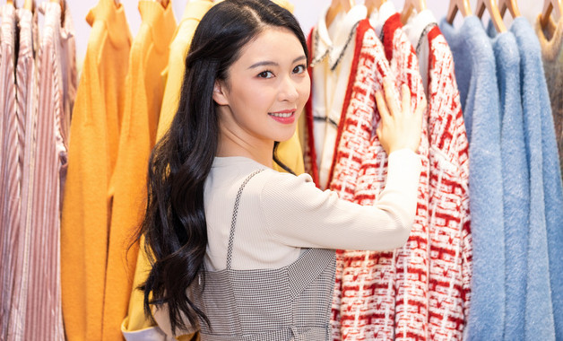 吃鸡游戏怎么设置衣服