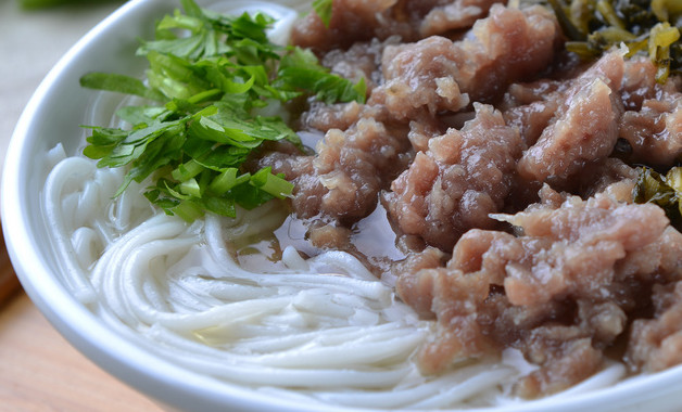 过桥米线是哪里的特色美食