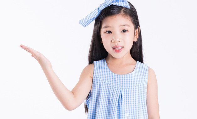 卡其色外套能搭配黄色鞋子吗